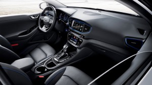 IONIQ A Leap Forward for Hybrid Vehicles_interior (800x448)