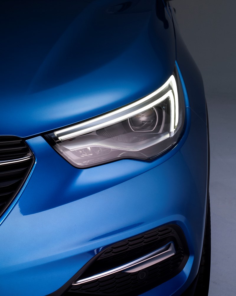 2017 Opel Grandland X - embargoed until April 19th